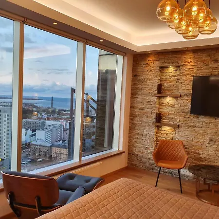 Skyview - Breathtaking Views From Bed And From Jacuzzi. Center Skyscraper Upper Floors Lejlighed Tallinn
