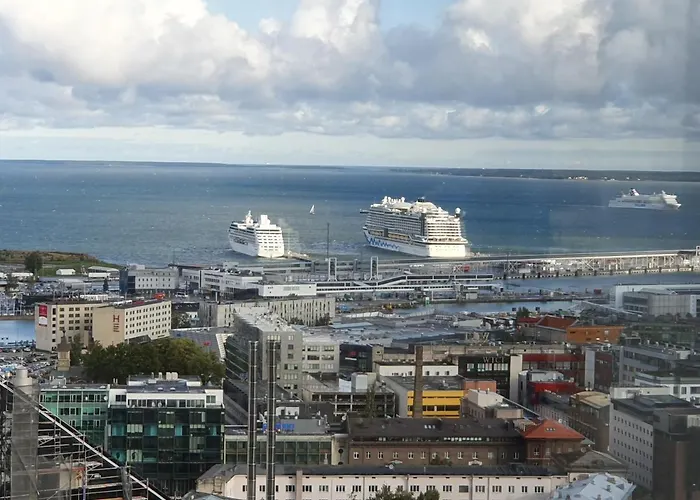 Skyview - Breathtaking Views From Bed And From Jacuzzi. Center Skyscraper Upper Floors Appartamento