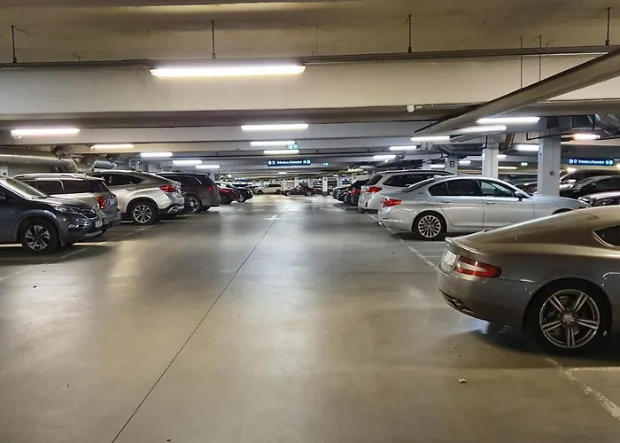 Skyview - Breathtaking Views From Bed And From Jacuzzi. Center Skyscraper Upper Floors Appartamento Reval