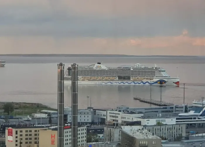 公寓 Skyview - Breathtaking Views From Bed And From Jacuzzi. Center Skyscraper Upper Floors 塔林