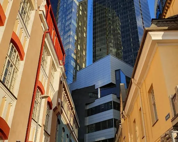 Skyview - Breathtaking Views From Bed And From Jacuzzi. Center Skyscraper Upper Floors * 塔林