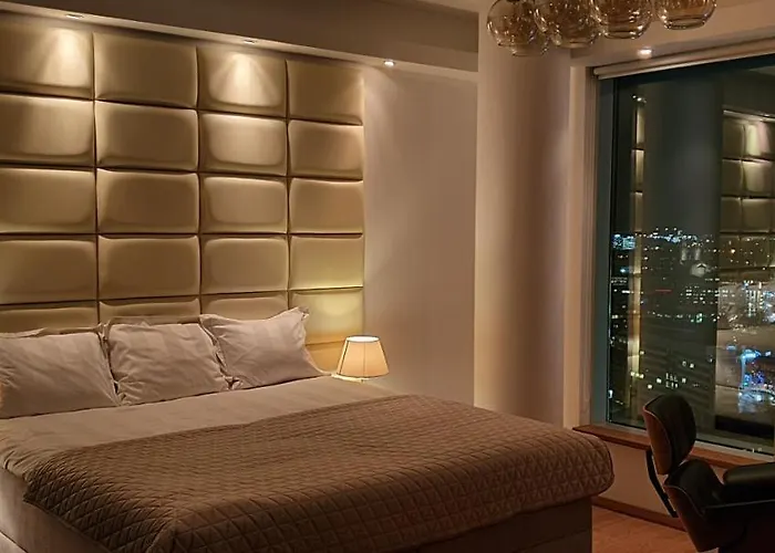 Skyview - Breathtaking Views From Bed And From Jacuzzi. Center Skyscraper Upper Floors * 塔林