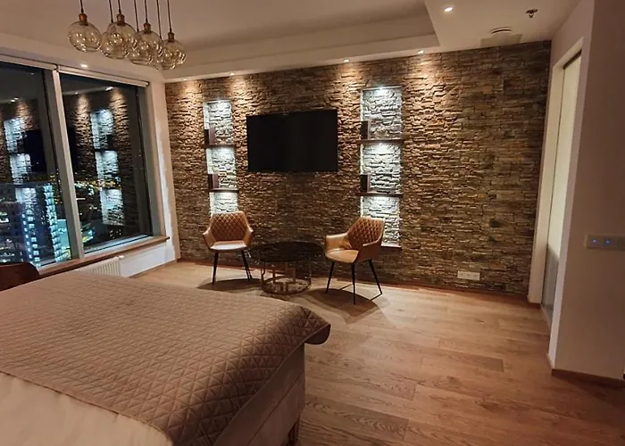 Skyview - Breathtaking Views From Bed And From Jacuzzi. Center Skyscraper Upper Floors